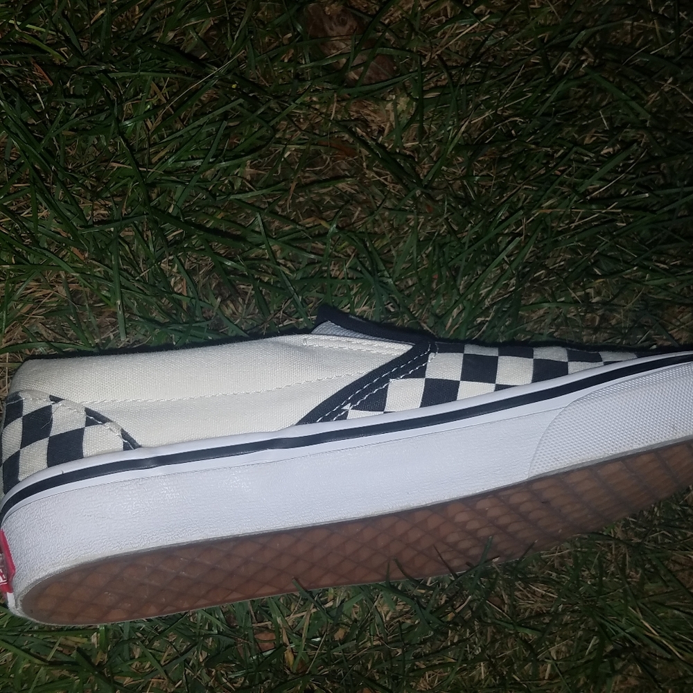 Van's - Picture 3 of 4